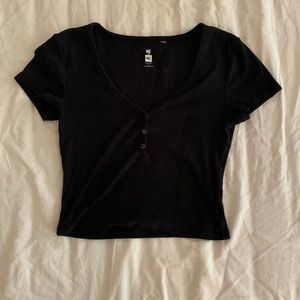 V neck button down short sleeved top